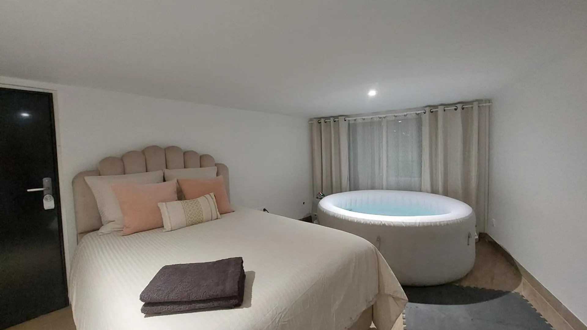 L08 Jacuzzi 5 Etoile Par Villa Dengous Livry-Gargan France